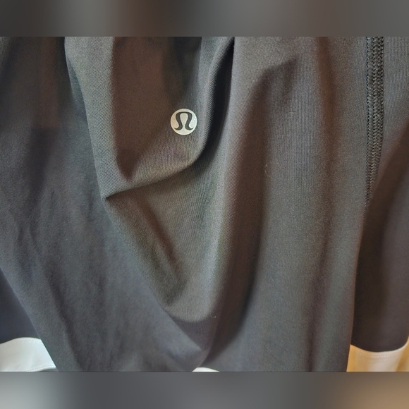 Lululemon Athletica Chic B&W Athleisure Dress W/ Pocket - Picture 4 of 6
